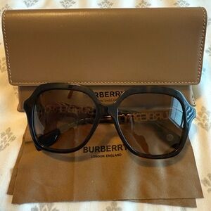 Burberry Black Sunglasses with Case